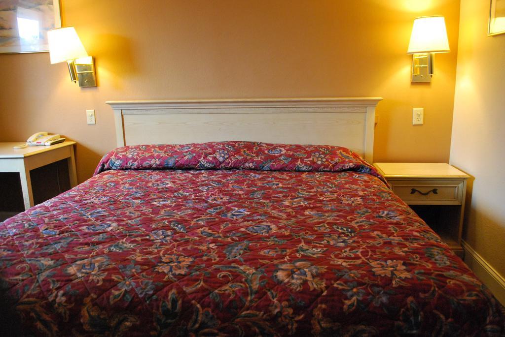 Bama Inn Huntsville Habitación foto