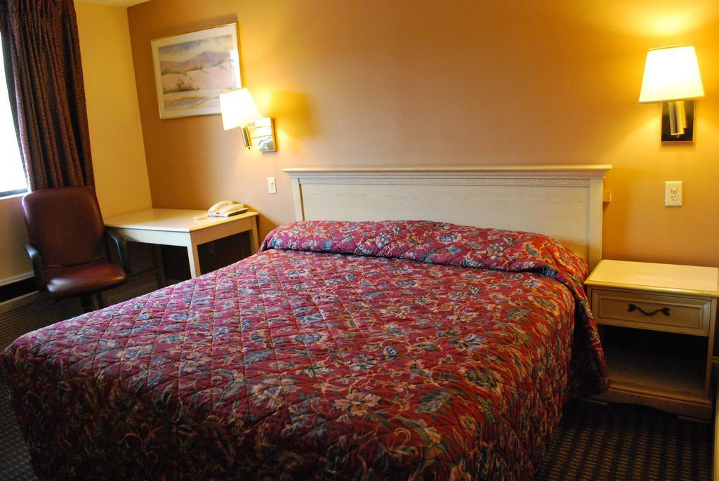 Bama Inn Huntsville Habitación foto